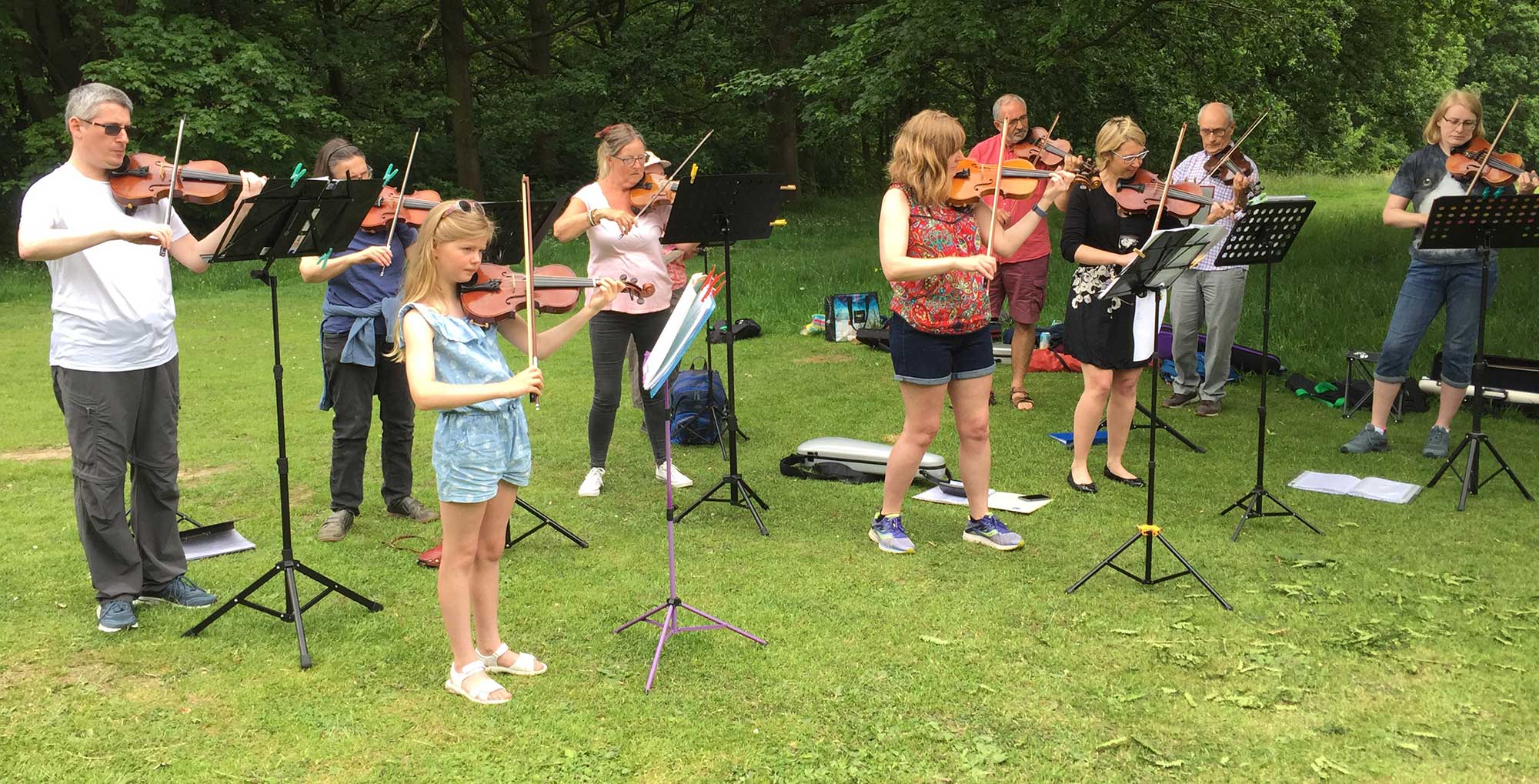 student taking violin lesson in Leeds